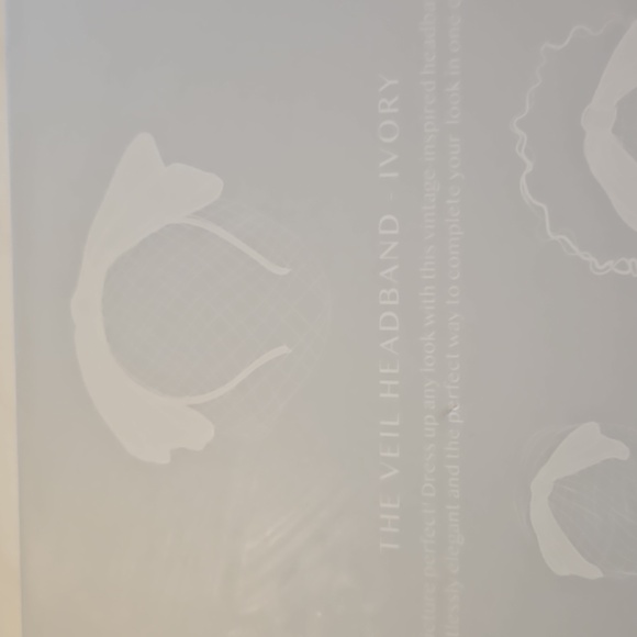 Veil headband. By Kristen Ess Hair - Picture 6 of 9